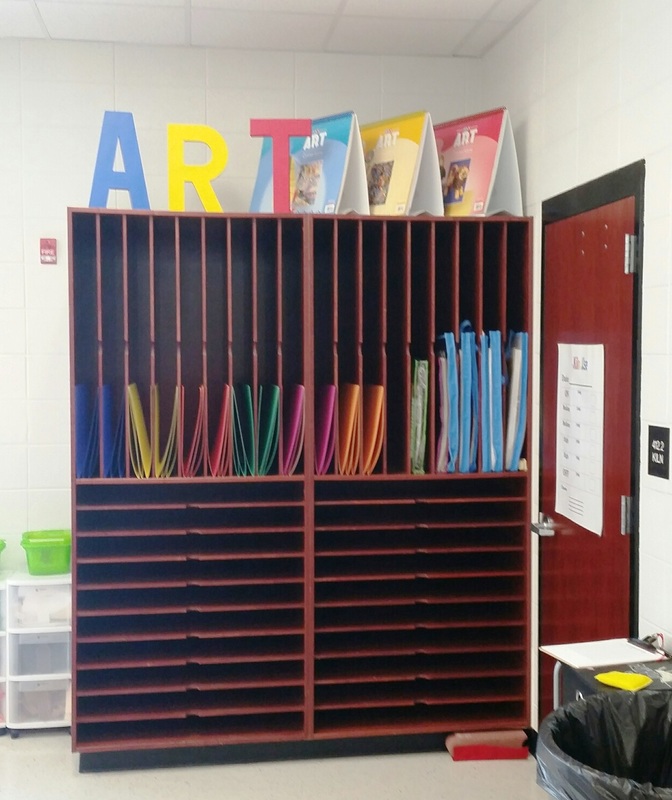 Art dry station in the LES art room. 