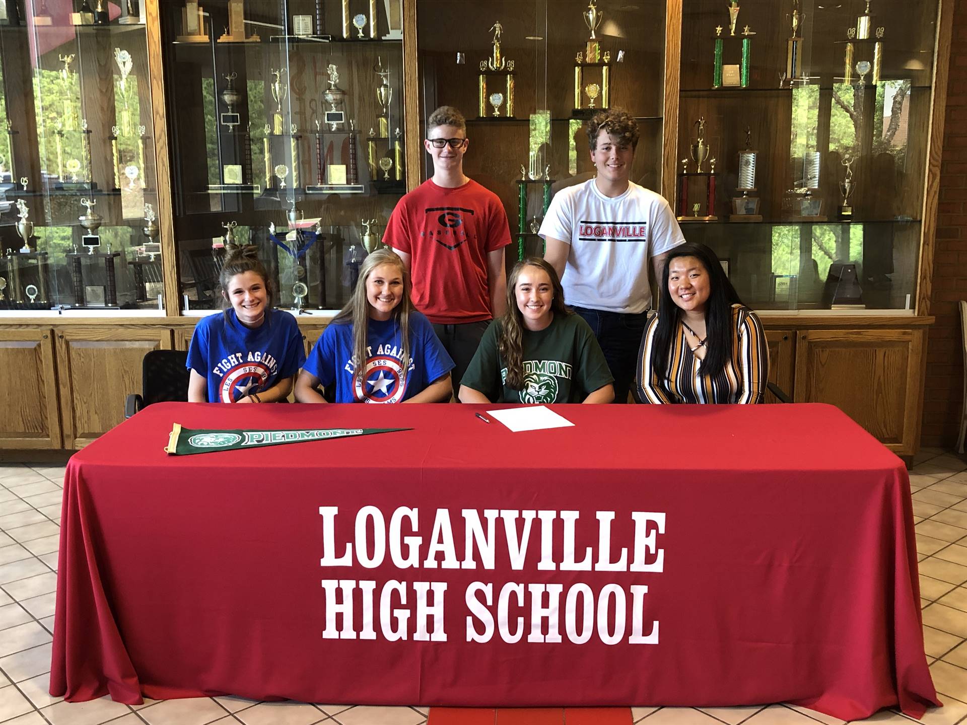 Morgan Calhoun signing w/ golfers